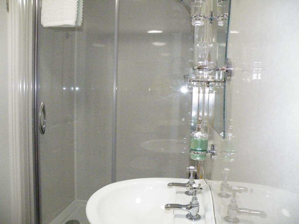 The Fountain Licensed B&B Пензанс Стая снимка